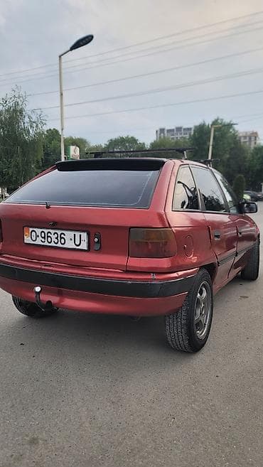 срочно продаю в связи с переездом: Opel Astra: 1992 г., 1.6 л, Механика, Бензин, Хэтчбэк — 5