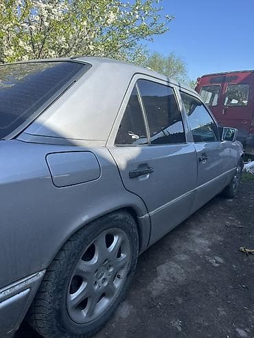 шторки мерседес: Mercedes-Benz W124: 1993 г., Ручные, Бензин, Седан — 10