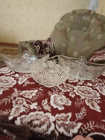 Сейфы: Набор из 3 хрустальных вазочек/розеток. Состав: - 2 продолговатые — 1