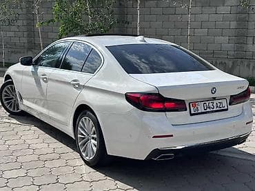 тико сидения: BMW 520: 2021 г., Седан — 6