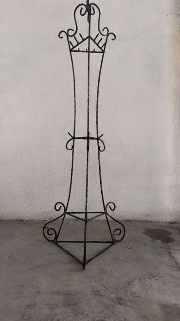 Вешалки: Вешалка для одежды. Добротный, новый. Без торга — 5