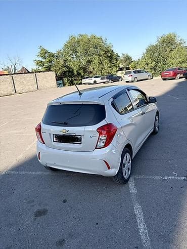 Продажа авто: Chevrolet Spark: 2017 г., 1 л, Автомат, Бензин, Хэтчбэк — 4