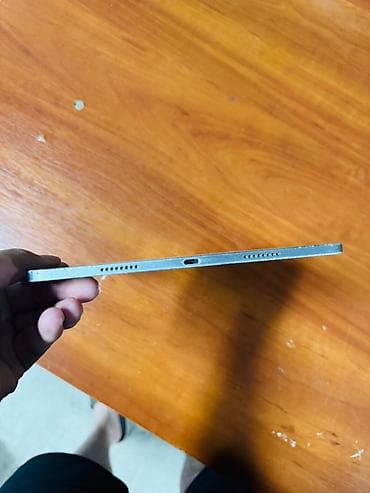 Техника жана электроника: Планшет, Apple, эс тутум 128 ГБ, 10" - 11", Wi-Fi, Колдонулган, Классикалык түсү - Боз — 1