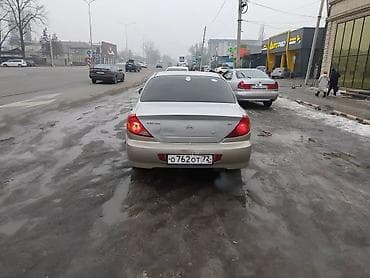 hynday elantra: Kia Spectra: 2008 г., Седан — 4