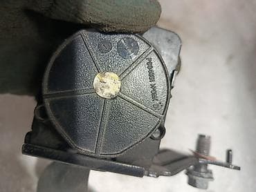 оборотный плук: Ремень безопасности задний с инерционным механизмом — 4