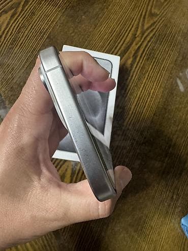 apple studio: IPhone 15 Pro Max, Б/у, 256 ГБ, White Titanium, Кабель, Коробка, 88 % — 6