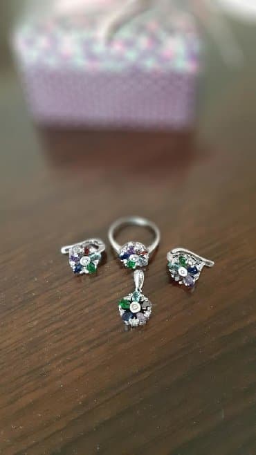 свадебные платья для покрытых: Серебро. Продаю или меняю — 1