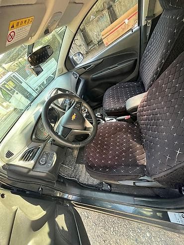 Транспорт: Chevrolet Spark: 2018 г., 1 л, Автомат, Бензин, Хэтчбэк — 8