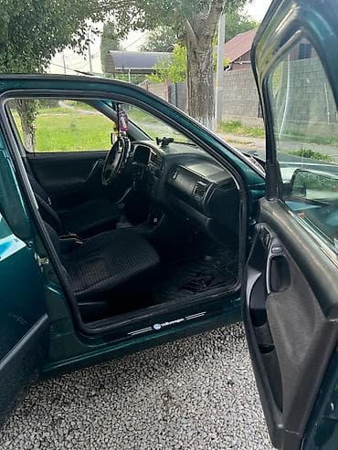 Унаа: Volkswagen Vento: 1995 г., 1.8 л, Кол менен иштөөчү, Бензин, Седан — 9