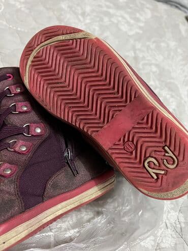 дать объявление: Продаю куртки и сапожки,заказывала с сайта,очень качественные — 9