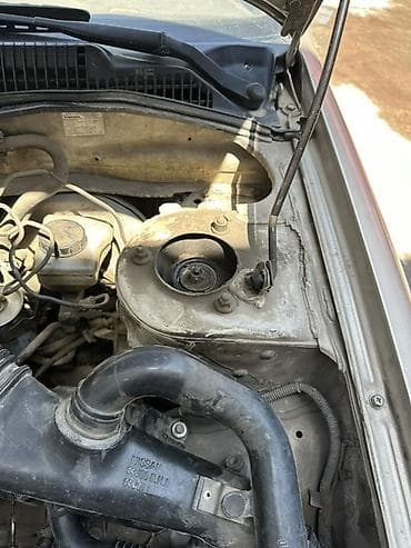 geely cool: Nissan Primera: 1992 г., 2 л, Механика, Бензин, Хэтчбэк — 7