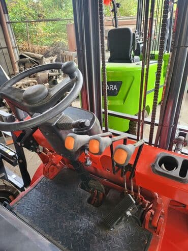 шины на вилочный погрузчик: Погрузчик, 2023 г., Колесный, Вилочный — 4