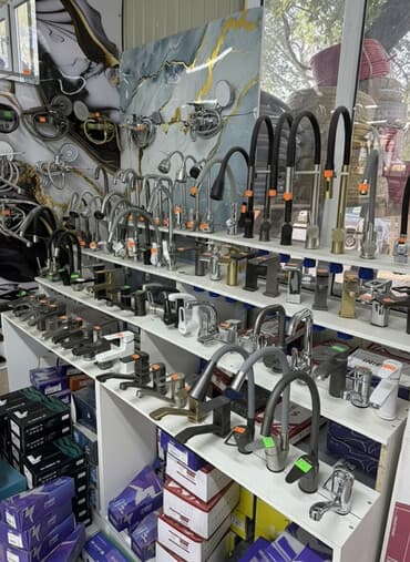 умывальник на: Представлен широкий выбор смесителей для различных нужд, включая — 1