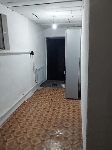 бир комната: Сдаю квартиру в частном доме район Кудайберген Кайназарова Власова пол — 10