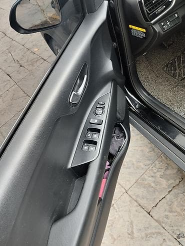 Kia: Kia Stonic: 2018 г., 1.6 л, Автомат, Хэтчбэк — 2