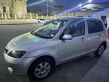 Mazda Demio: 2003 г., 1.5 л, Автомат, Бензин, Хэтчбэк