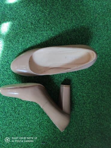 лакированная: Продаю туфли кожаные лодочки лакированные 38 размера — 2