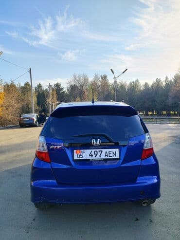 кухня на колесах купить бу: Honda Fit: 2010 г., 1.5 л, Автомат, Бензин, Хэтчбэк — 5
