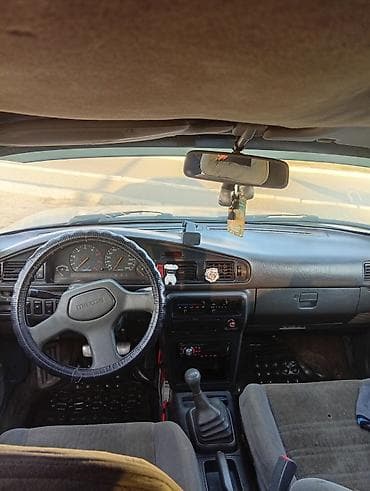 camry 70: Mazda 626: 1989 г., 2 л, Механика, Бензин, Седан — 1