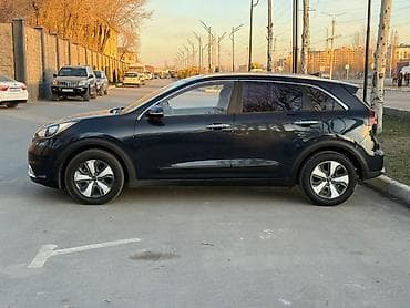santa fe: Kia Niro: 2017 г., 1.6 л, Автомат, Гибрид, Кроссовер — 2