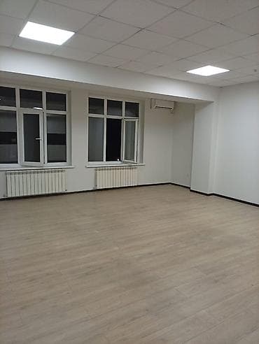 Внутренняя отделка: •Сдается просторное офисное помещение в центре города• На длительный — 8