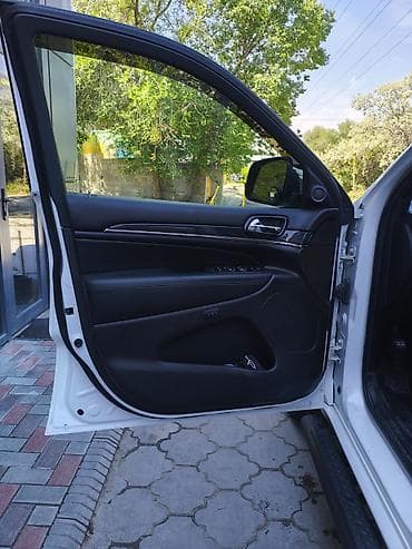 terrano: Jeep Grand Cherokee: 2019 г., 3.6 л, Автомат, Бензин, Внедорожник — 9
