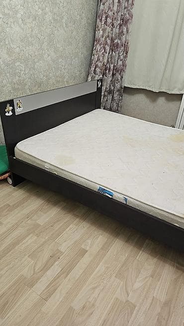 продам мебель б: Спальный гарнитур Двухспальная кровать Шкаф Комод Прикроватные тумбы — 3