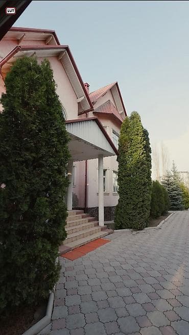 Дома: 288 м², 6 комнат, Евроремонт, Парковка, Забор, огорожен — 3