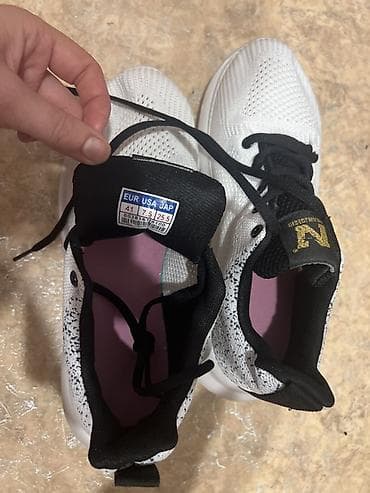 apple magic mouse 2: Мужские кроссовки, 39, 39.5, 41, Новый, цвет - Белый — 2