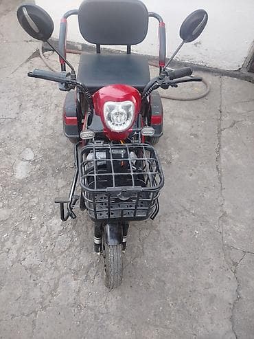 e 302: Электрический трёхколёсный скутер с сиденьем и корзиной - — 4