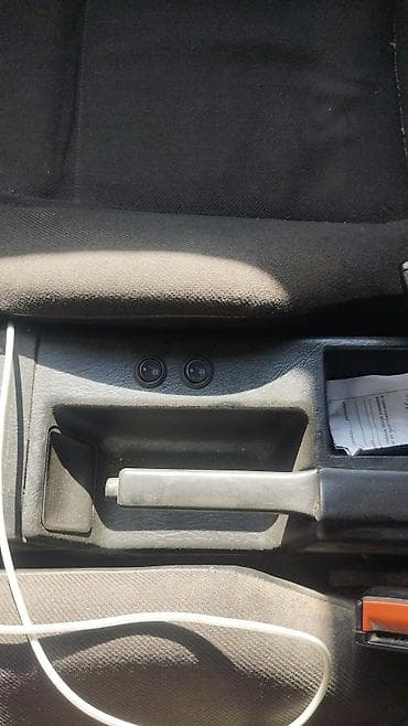 Унаа: Audi 80: 1990 г., Кол менен иштөөчү, Бензин, Седан — 3