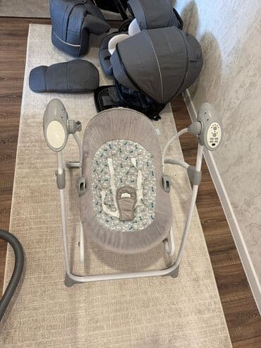 детская электро качель: Покупали за 12000 сом! Продаем за 4500 сом. Самовывоз, СРОЧНО! — 1