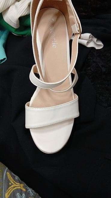 крокс шлепки: Женские сандалии на танкетке Faberlic( маломерки) - Цвет — 2