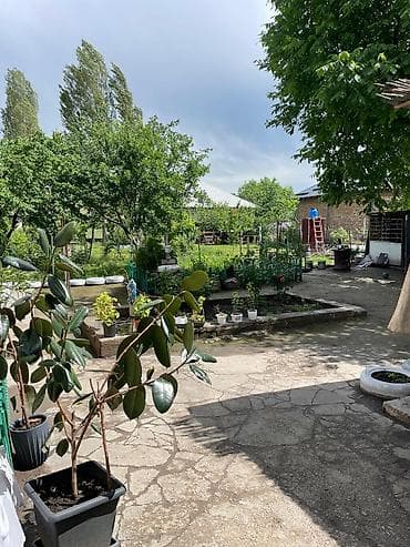 дом район церкви: Продаётся частный дом с большим участком и благоустроенным двором. - — 4