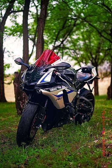 Мотоциклы: Спортбайк Yamaha YZF-R1 (R1) 2018 годо выпуска Пробег 12000 миль Все — 4