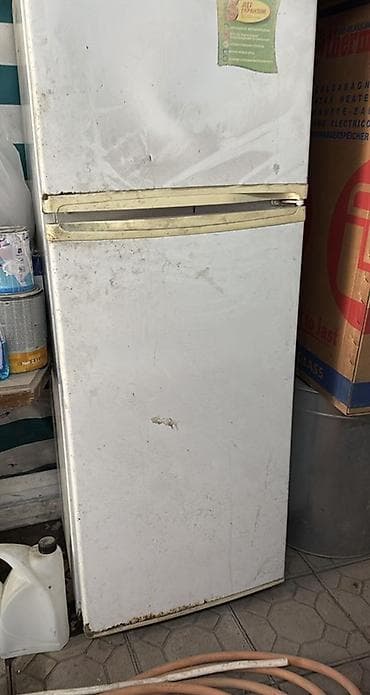 mini refrigerator: Нерабочий Холодильник с верхней морозильной камерой (двухкамерный) - — 1