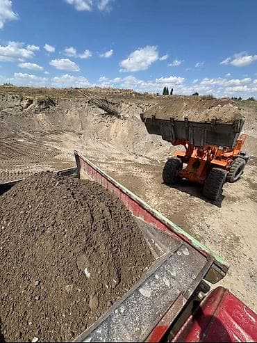 щебен: Щебень различных размеров и форм, преимущественно серых и коричневых — 2