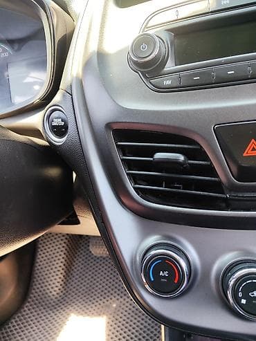 Chevrolet Spark: 2018 г., 1 л, Вариатор, Бензин, Хэтчбэк — 9
