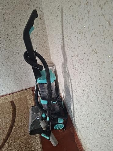 Моющий пылесос для ковров и мягкой мебели - Вертикальный формат с