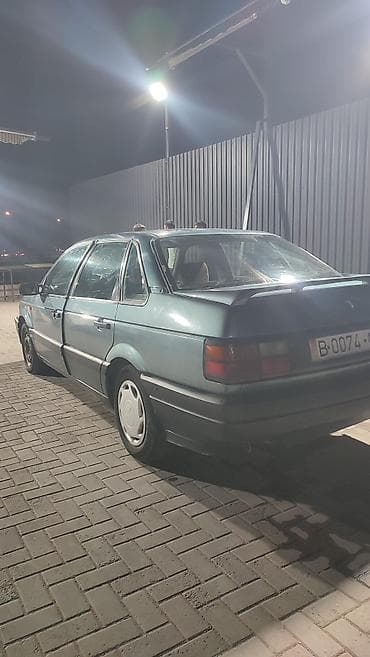 Volkswagen Passat: 1988 г., 1.8 л, Механика, Бензин, Седан — 4