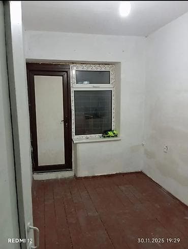 Продажа торговых контейнеров: Сдается квартира в городе Токмок. Дома есть все, туалет, кухня и 2 — 2