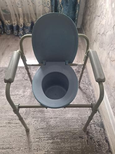 бир туалет: Туалет-стул (санитарное кресло) с крышкой и съемным ведром — 3
