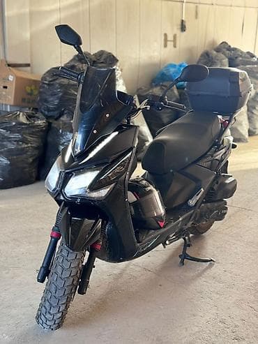 Скутеры: Макси-скутер Yamaha, 150 куб. см, Бензин, Б/у — 2