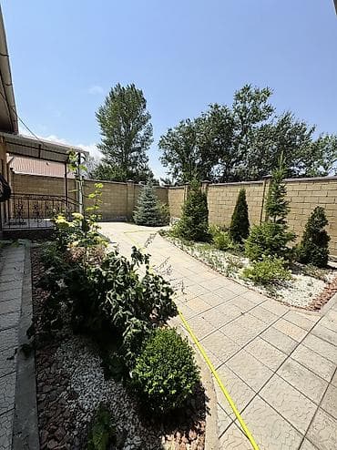 Үйлөрдү сатуу: 🏡 Дом мечты у подножия гор — место, где хочется жить! В продаже — 6