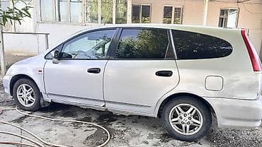 Унаа: Honda Stream: 2001 г., 1.7 л, Кол менен иштөөчү, Бензин, Вэн/Минивэн — 4