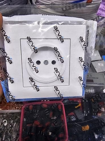 my bottle: Розетка, С заземлением, Встроенные, 1 гнездо — 1