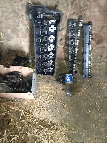 мотор на мопед: Двигатель в разборе (рядный 6-цилиндровый). Комплект из фотографий: - — 3