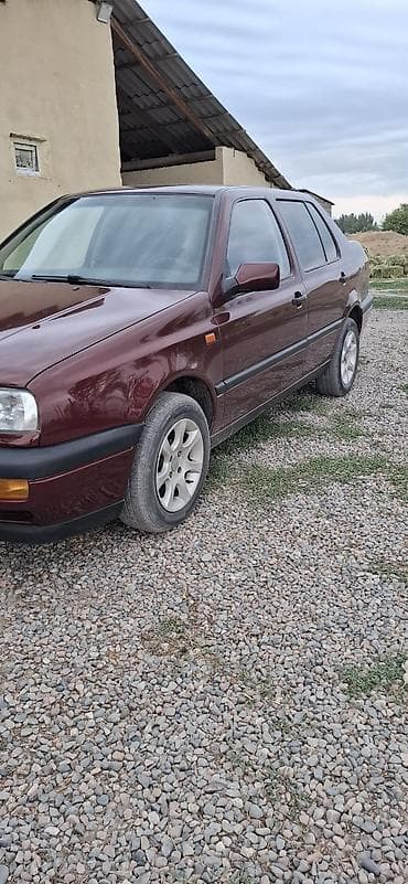 каракол авто: Volkswagen Vento: 1992 г., Седан — 1