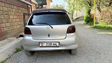 volvo 6x2: Toyota Yaris: 2001 г., Бензин, Хэтчбэк — 3