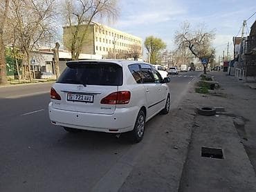 Toyota Ipsum: 2003 г., 2.4 л, Автомат, Бензин, Минивэн